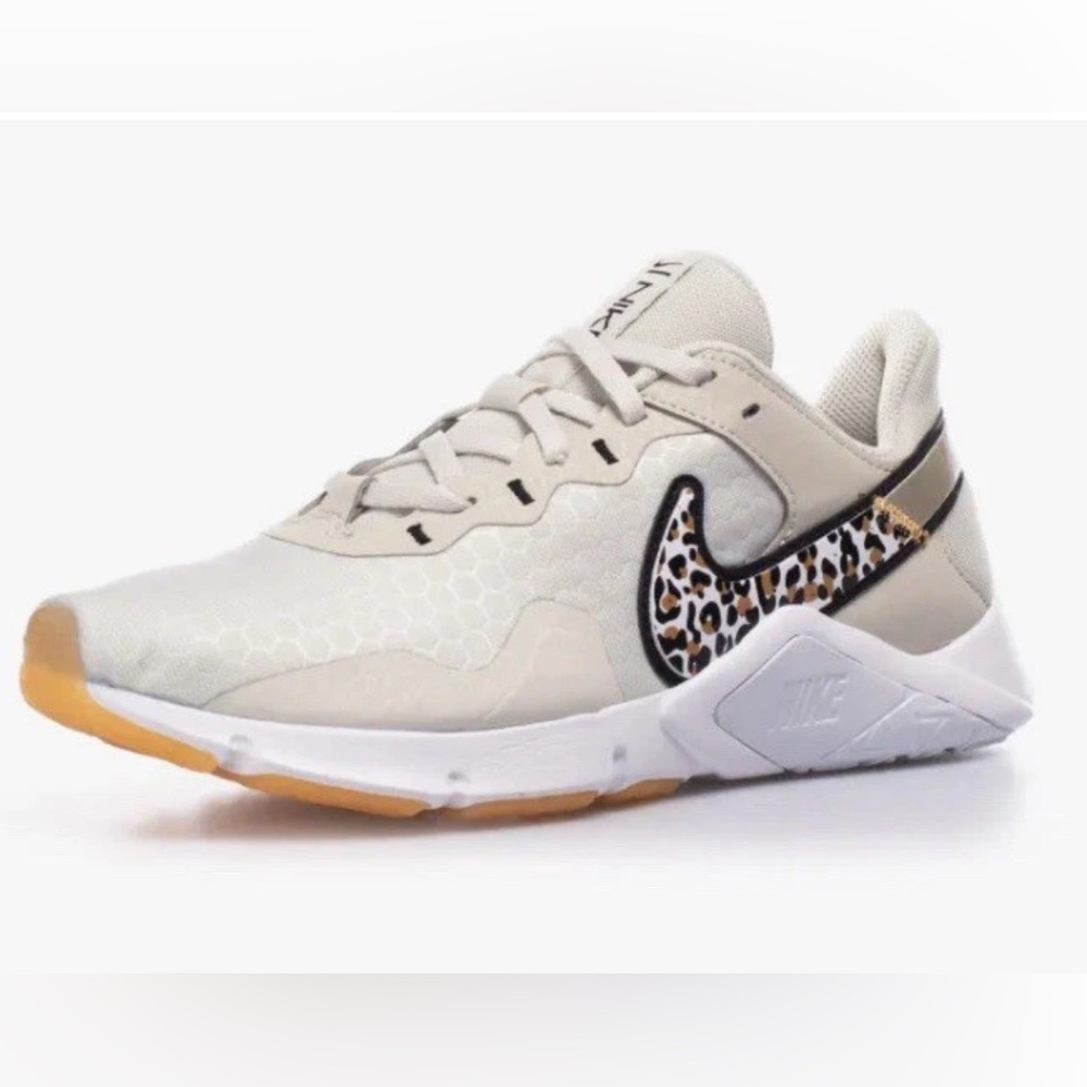 EXCELLENT Nike Legend Essential 2 Cream Sneakers with Leopard Print Size 9 - Picture 2 of 11
